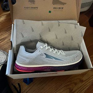 BRAND NEW ALTRA WOMEN'S ESCALANTE RACER - GRAY/PURPLE - SIZE 10